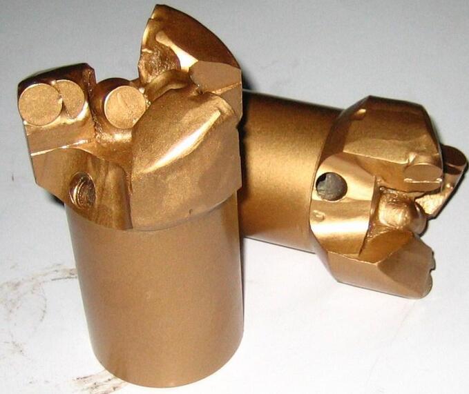 钻孔效果差 ?!因为你的探水钻机配了赖钻头